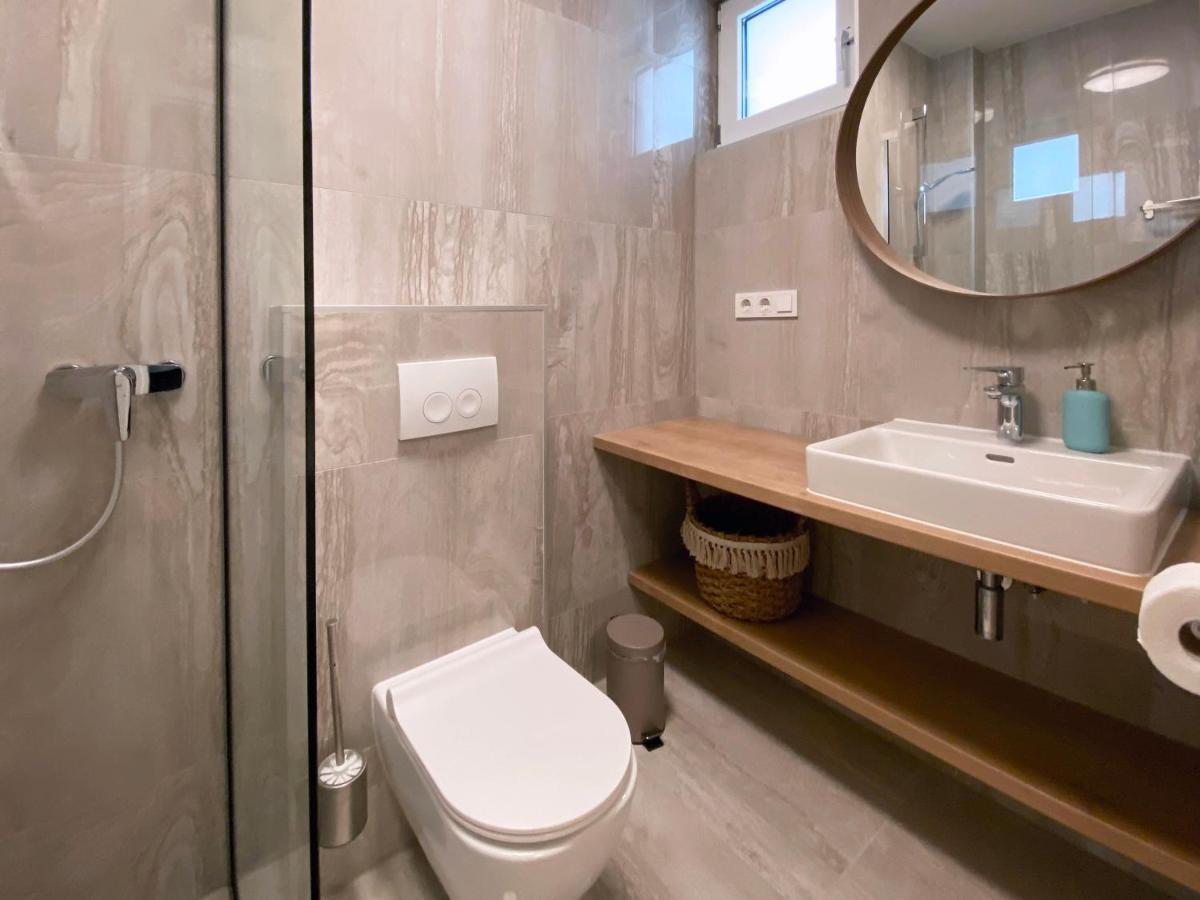 חוואר Marisa Apartments Hvar מראה חיצוני תמונה